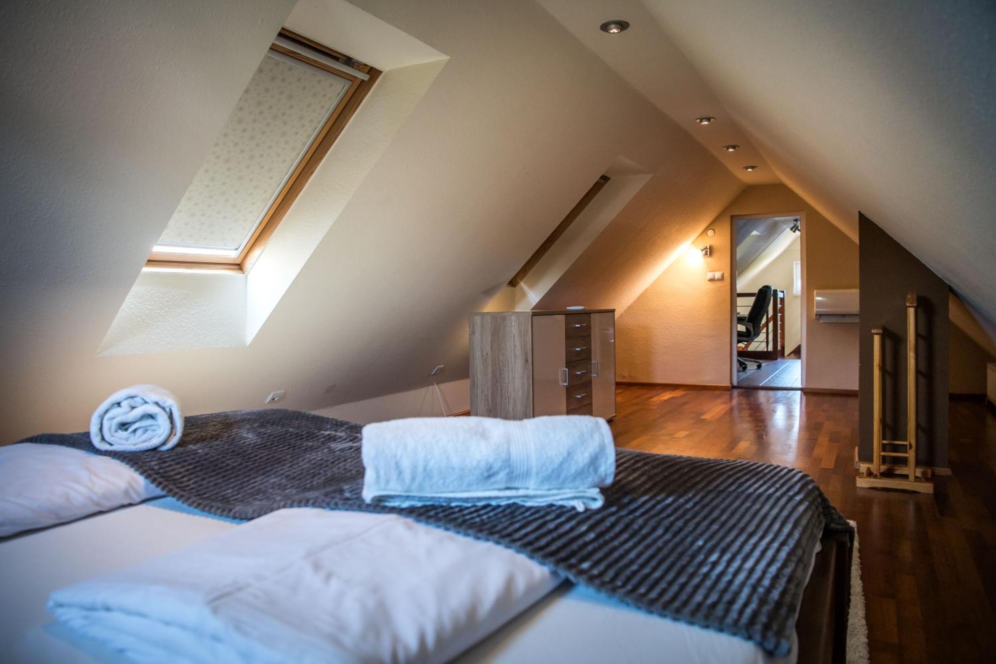 D12 Apartment *