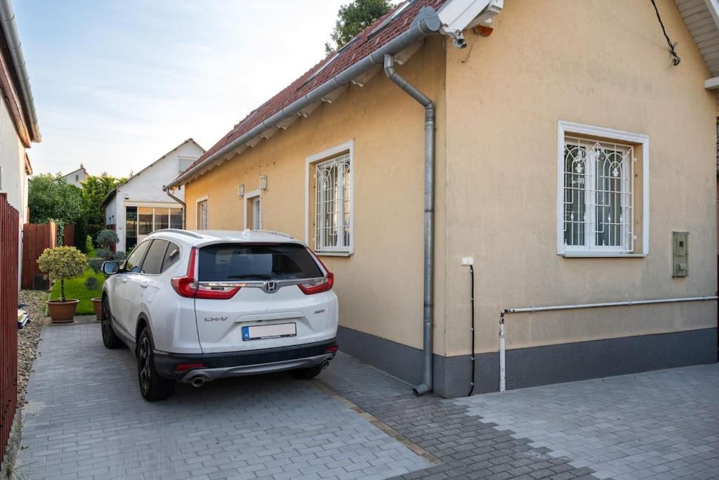 Apartmán D12 *